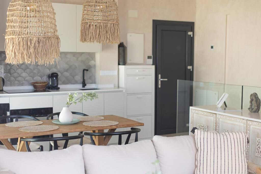Atico Superior Con Terraza Vistas Jacuzzi Y Wifi - Poniente Penthouse Apartment