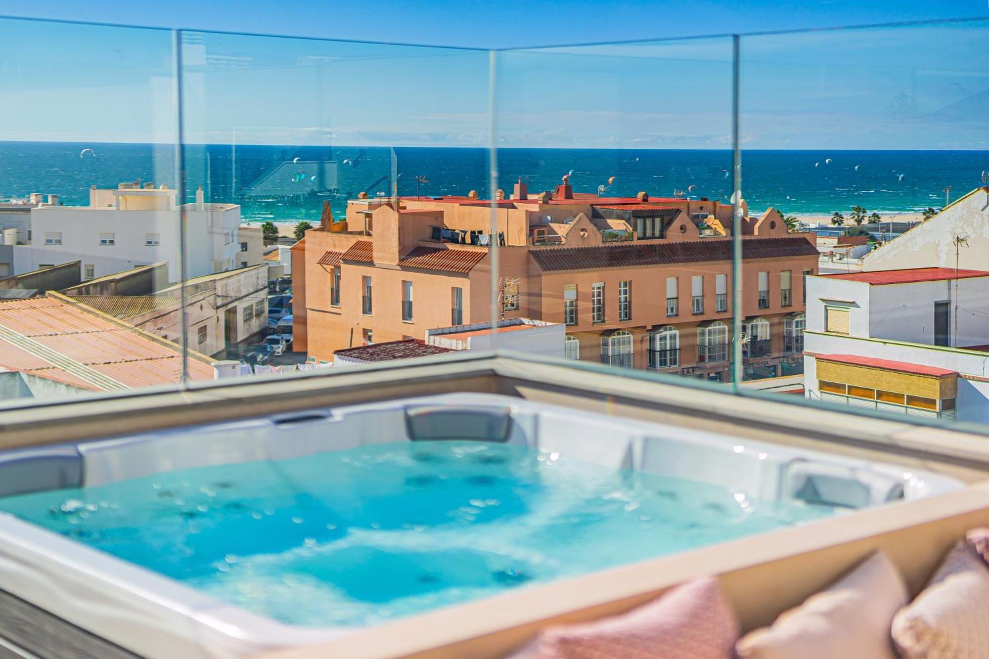 Atico Superior Con Terraza Vistas Jacuzzi Y Wifi - Poniente Penthouse * Tarifa